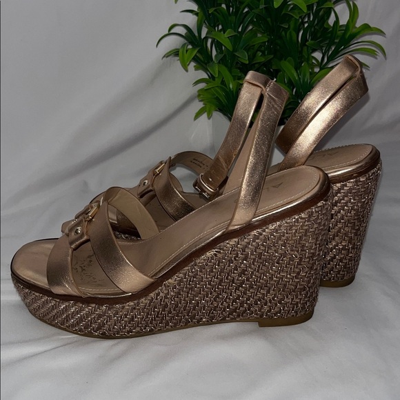 Aldo Gold Wedge Sandals with Buckle Detail used good condition - Picture 9 of 13